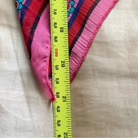 💋 HOTKISS Flowing Multi-colored Spaghetti Strap Top - Picture 11 of 14